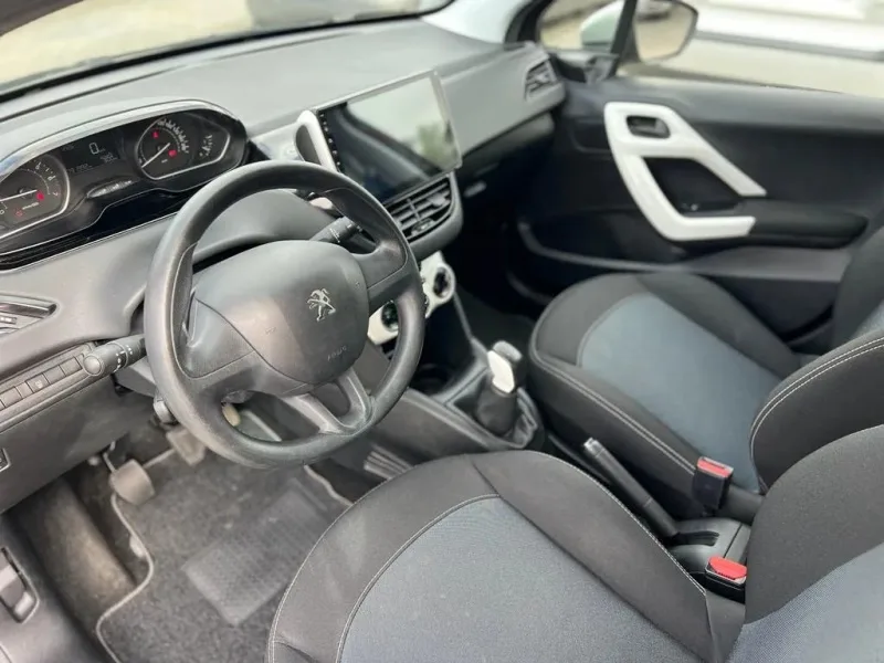 Peugeot 208 1.0 VTi Active, fotografia 18