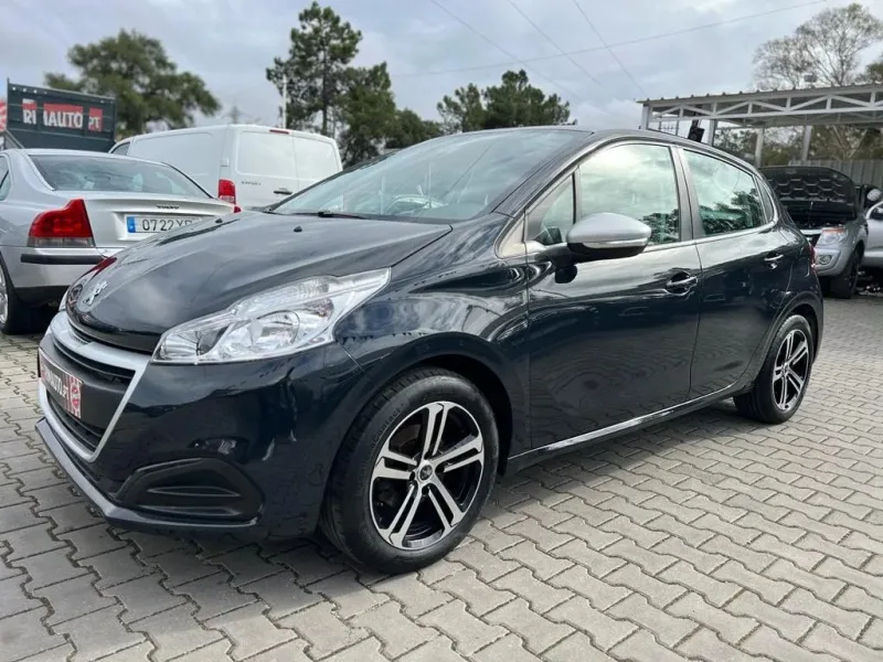 Peugeot 208 1.0 VTi Active, fotografia 1