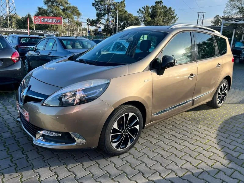 Renault Grand Scenic BOSE, fotografia 1