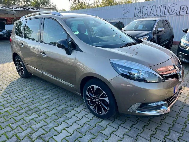 Renault Grand Scenic BOSE, fotografia 2