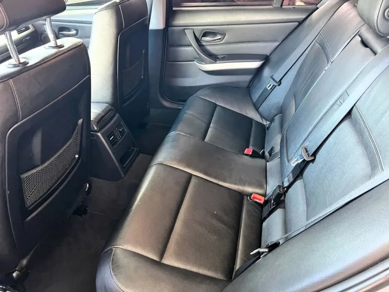 BMW 320 d EfficientDynamics Line Sport, fotografia 4