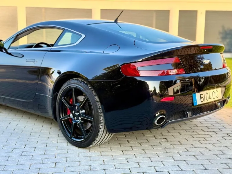 Aston Martin Vantage Coupe V8, fotografia 18