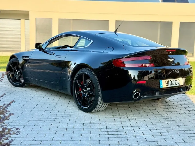 Aston Martin Vantage Coupe V8, fotografia 2