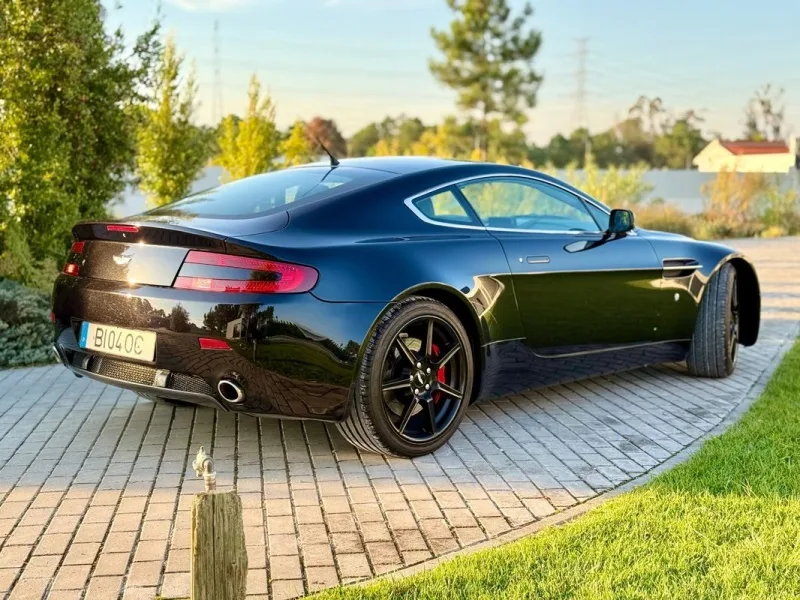 Aston Martin Vantage Coupe V8, fotografia 31