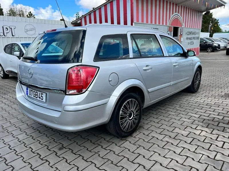Opel Astra 1.3 CDTi Edition, fotografia 10