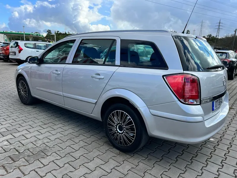 Opel Astra 1.3 CDTi Edition, fotografia 7