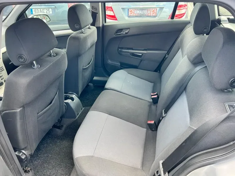 Opel Astra 1.3 CDTi Edition, fotografia 8