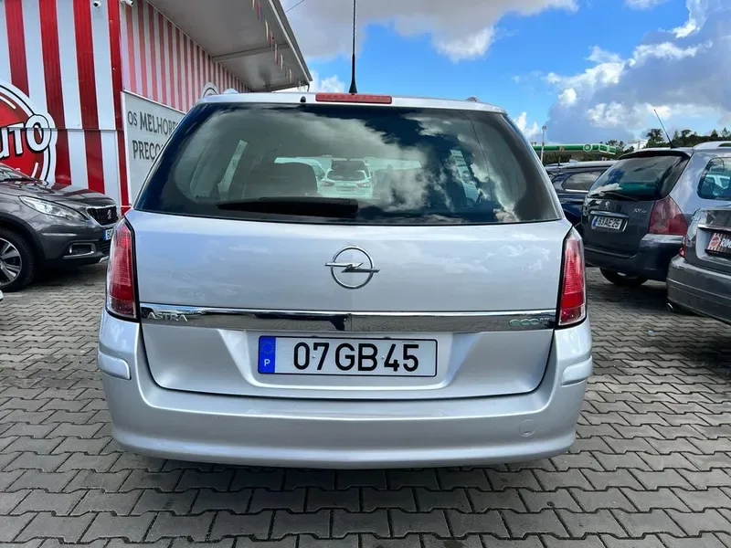 Opel Astra 1.3 CDTi Edition, fotografia 13