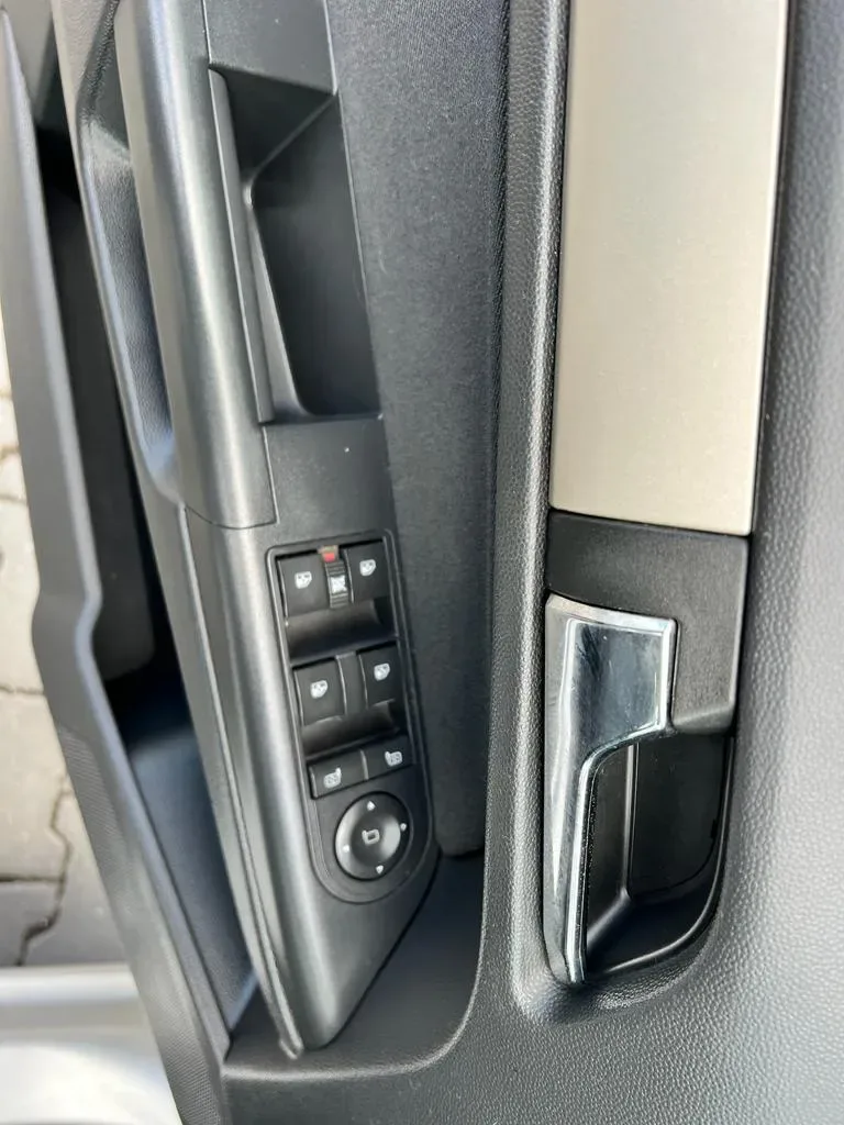 Opel Astra 1.3 CDTi Edition, fotografia 4