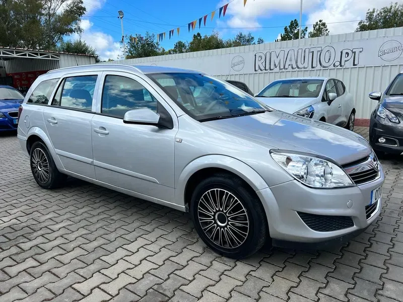 Opel Astra 1.3 CDTi Edition, fotografia 6