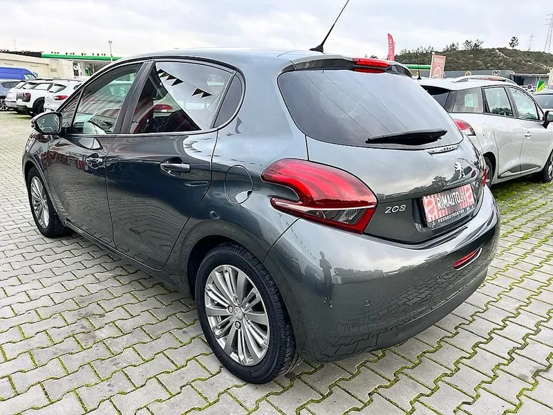 Peugeot 208 1.2 PureTech Style, fotografia 13
