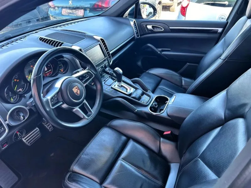 Porsche Cayenne S, fotografia 10