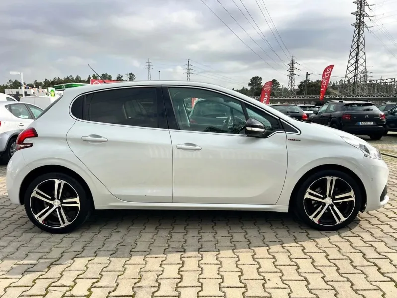 Peugeot 208 1.2 PureTech GT Line EAT6, fotografia 13