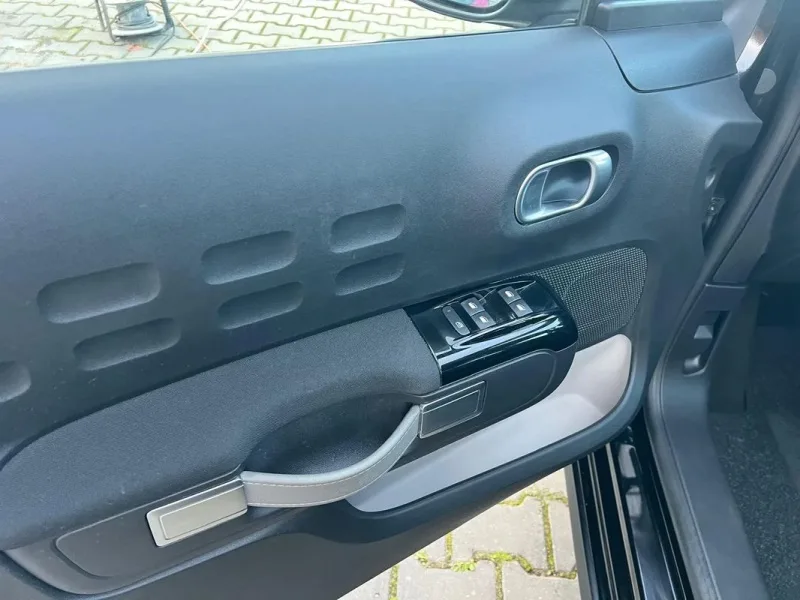 Citroën C3 1.2 PureTech Shine EAT6, fotografia 11