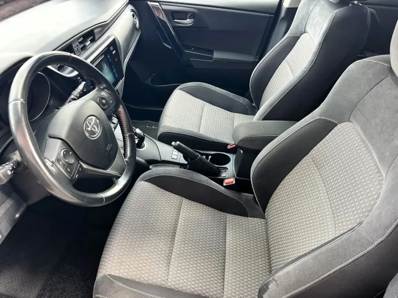 Toyota Auris 1.8 HSD Exclusive +TSS+Navi, fotografia 13