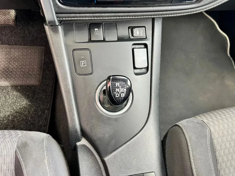 Toyota Auris 1.8 HSD Exclusive +TSS+Navi, fotografia 5