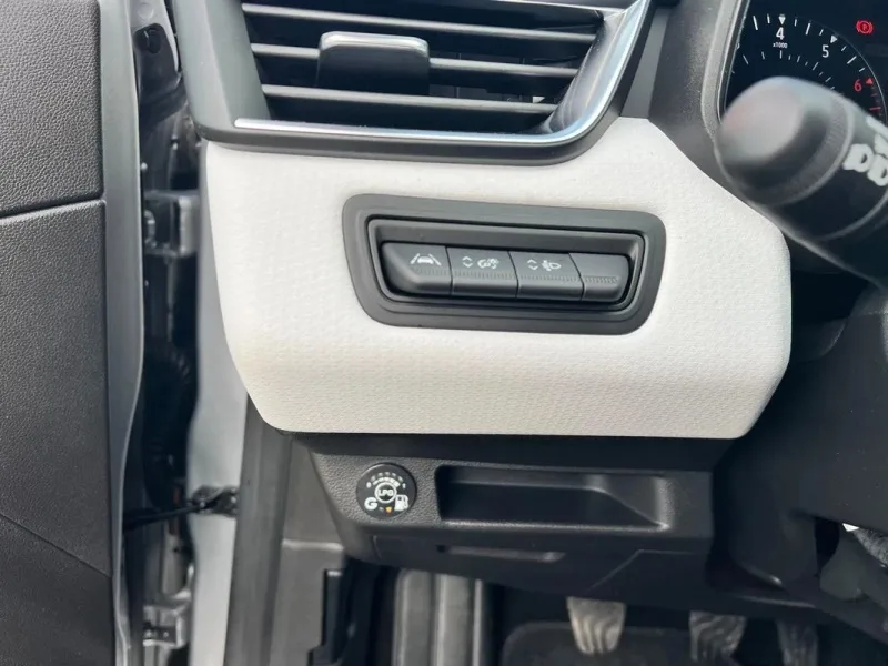 Renault Clio 1.0 TCe Limited Bi-Fuel, fotografia 13