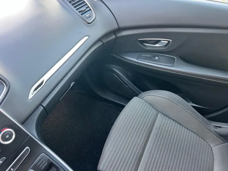 Renault Grand Scenic 1.5 dCi Expression SS, fotografia 12