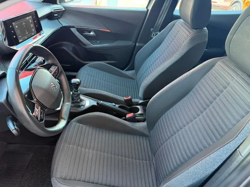 Peugeot 2008 1.5 BlueHDi Active Pack, fotografia 12