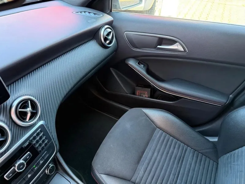 Mercedes Benz A 220 AMG, fotografia 13