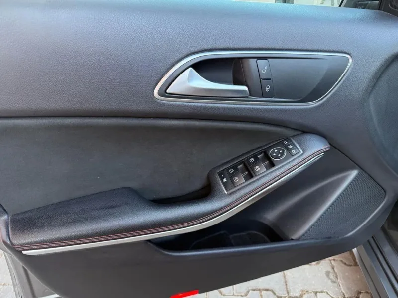 Mercedes Benz A 220 AMG, fotografia 14