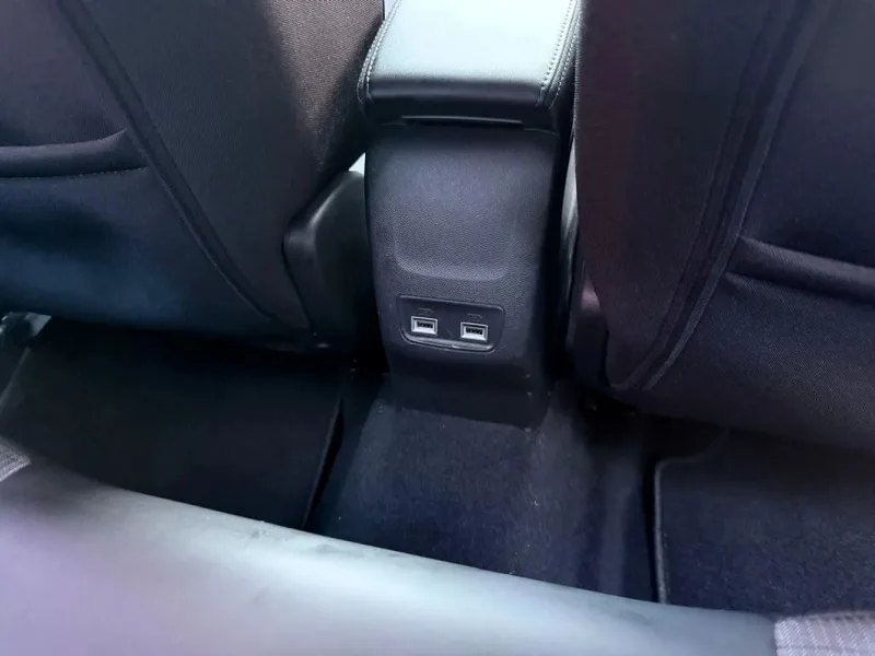 Peugeot 208 1.5 BlueHDi Allure Pack, fotografia 19