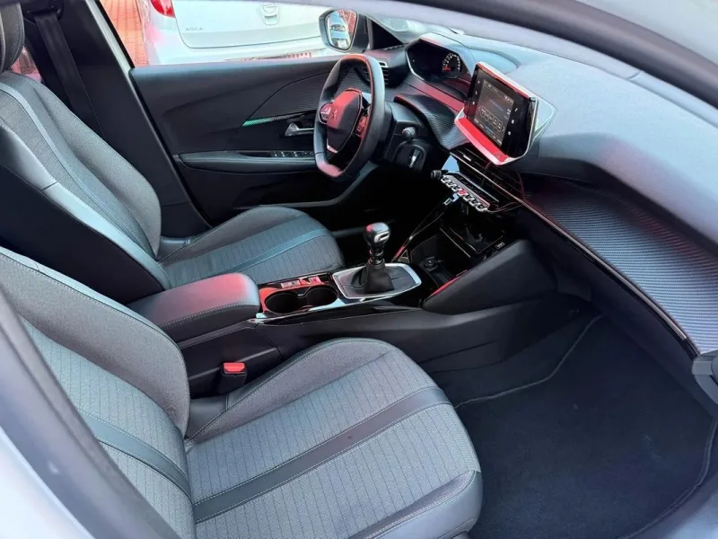 Peugeot 208 1.5 BlueHDi Allure Pack, fotografia 8