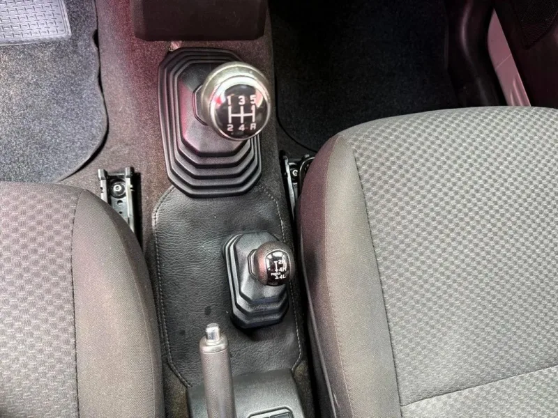 Suzuki Jimny 1.5L JLX, fotografia 15
