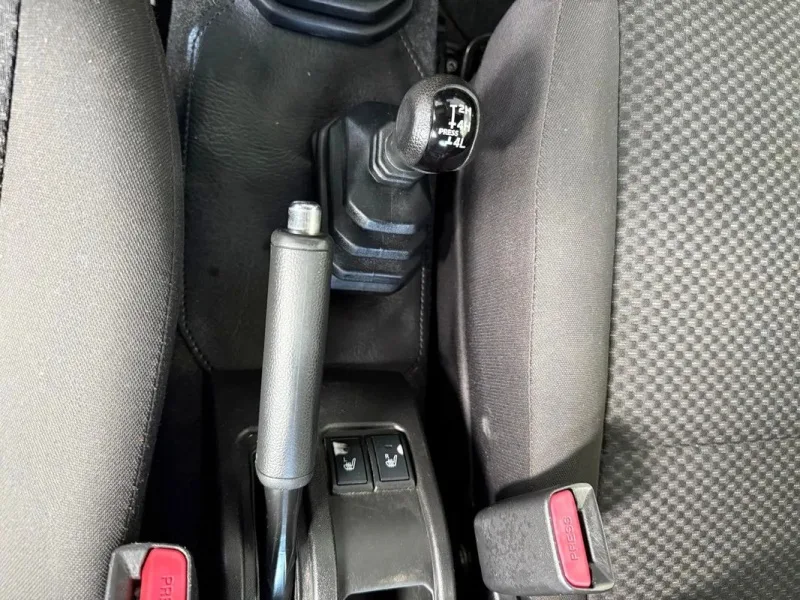 Suzuki Jimny 1.5L JLX, fotografia 16