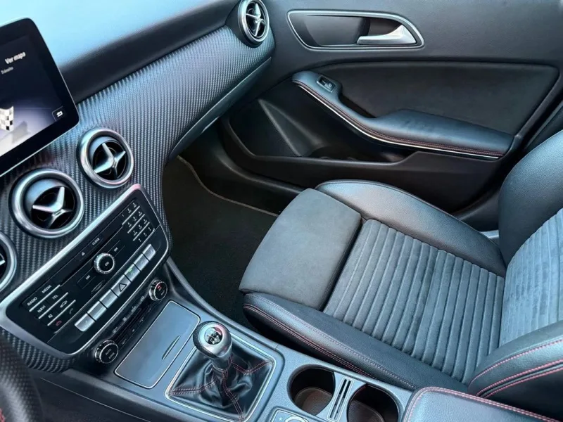 Mercedes Benz A 220, fotografia 11