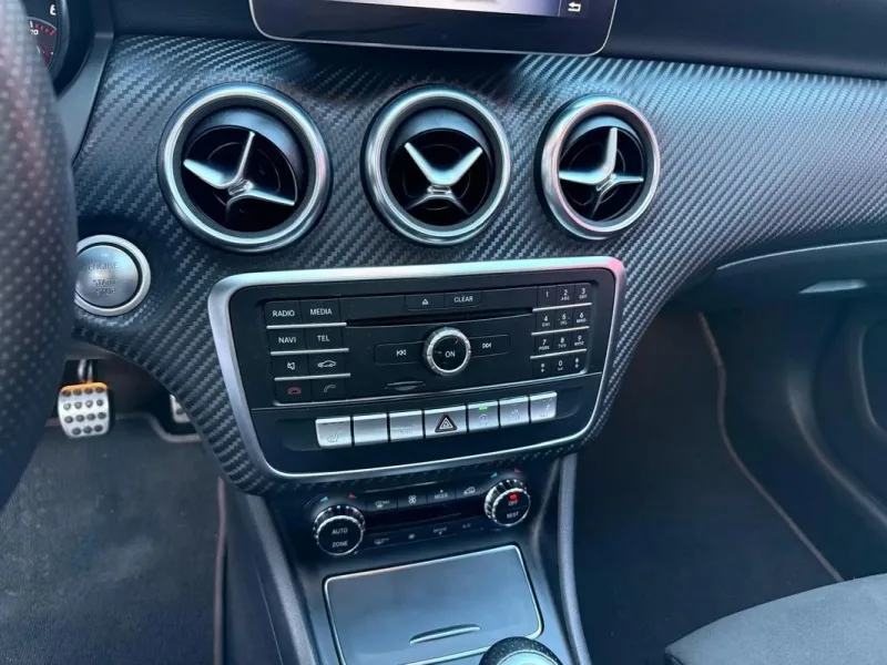 Mercedes Benz A 220, fotografia 13