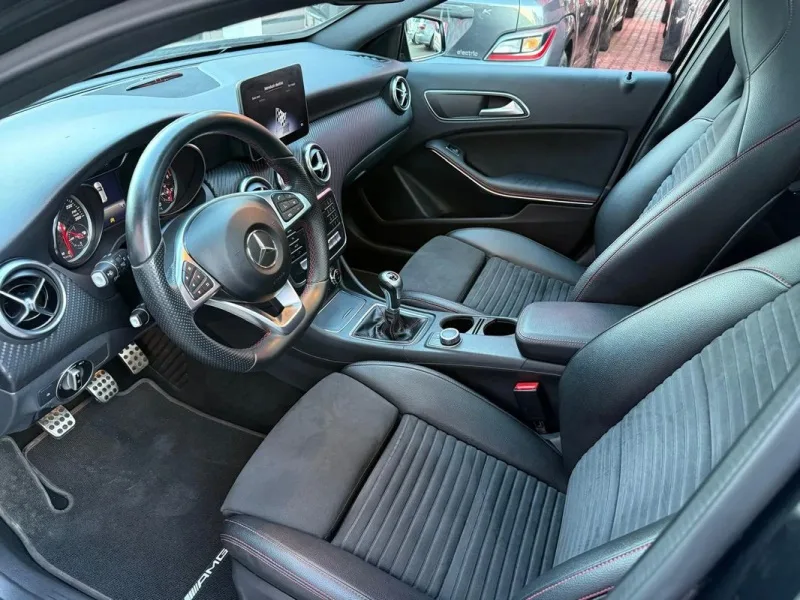 Mercedes Benz A 220, fotografia 17