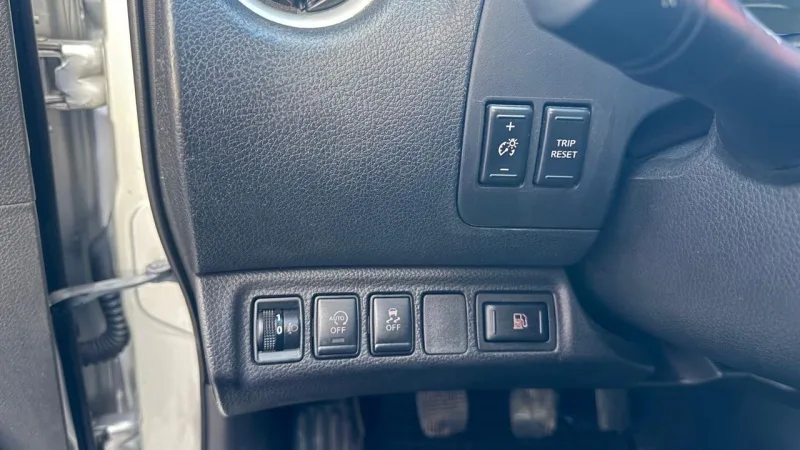 Nissan Navara 2.3 dCi CD 4WD N-Connecta, fotografia 13