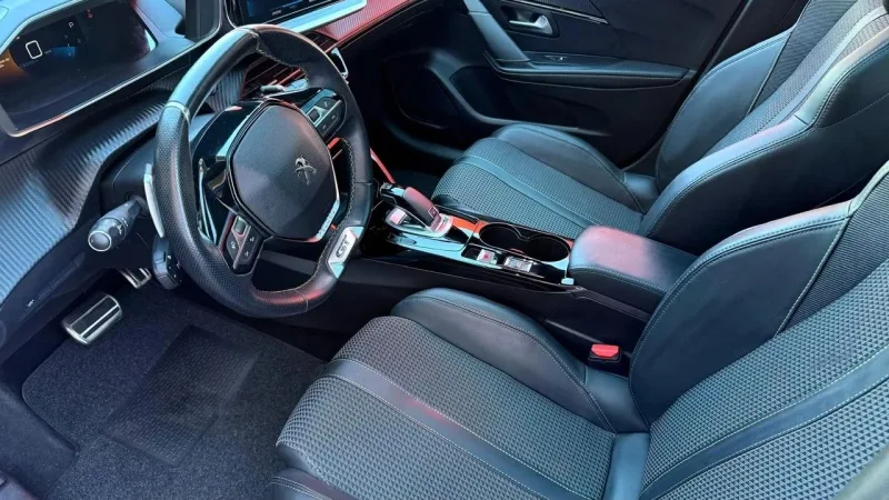 Peugeot 208 1.2 PureTech GT Pack EAT8, fotografia 12