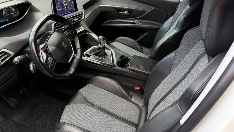 Peugeot 3008 1.2 PureTech Allure J18, fotografia 7