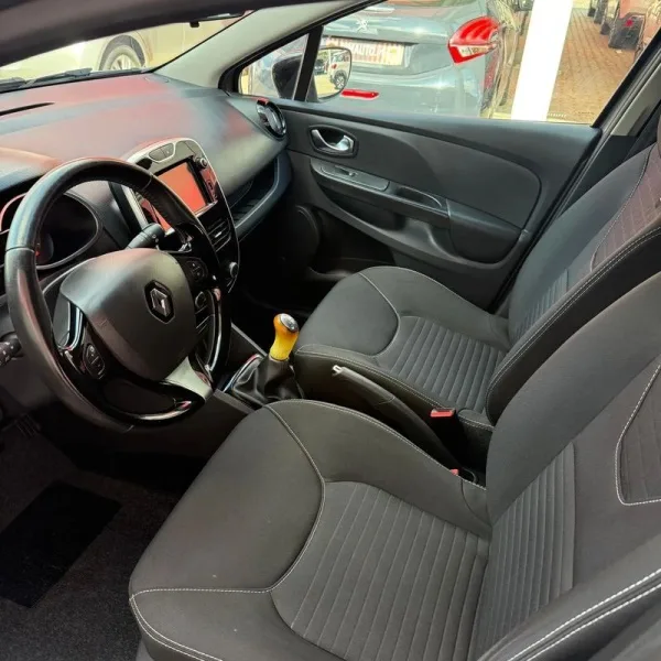 Renault Clio 0.9 TCe Limited Edition, fotografia 11