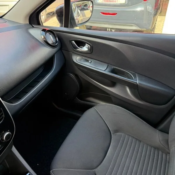 Renault Clio 0.9 TCe Limited Edition, fotografia 14
