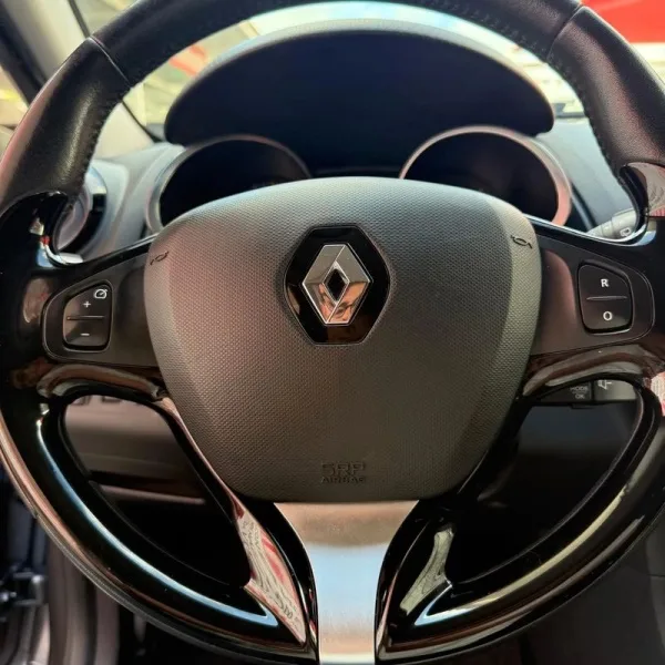 Renault Clio 0.9 TCe Limited Edition, fotografia 13