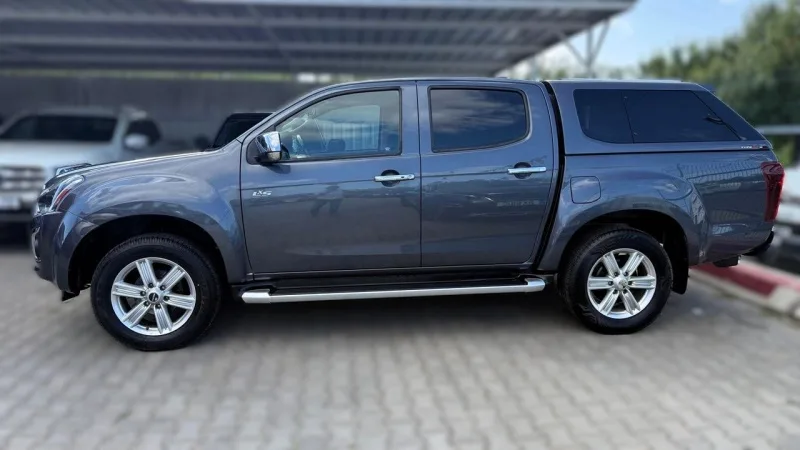 Isuzu D-Max 1.9 Ddi CD 4WD LS CM Aut., fotografia 2