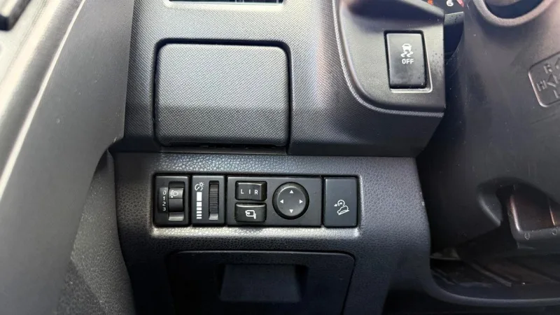Isuzu D-Max 1.9 Ddi CD 4WD LS CM Aut., fotografia 18