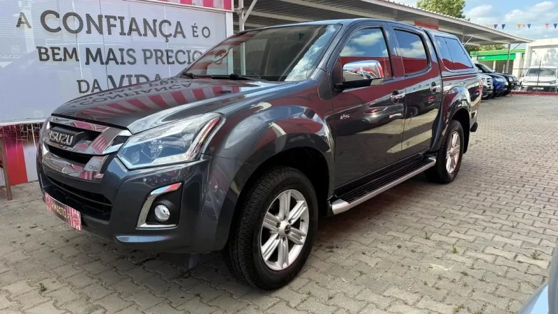 Isuzu D-Max 1.9 Ddi CD 4WD LS CM Aut., fotografia 1