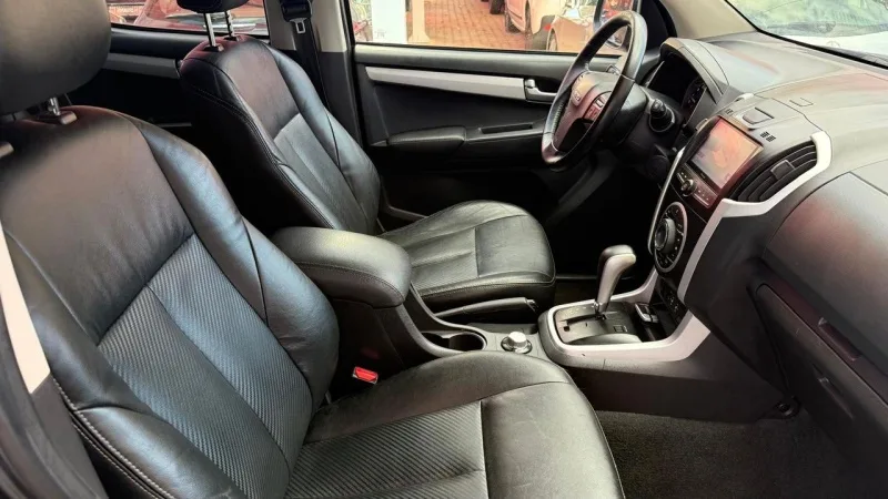 Isuzu D-Max 1.9 Ddi CD 4WD LS CM Aut., fotografia 8