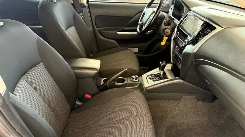 Mitsubishi L200 2.3 DI-D Strakar Space Cab Intense AT 4WD, fotografia 11