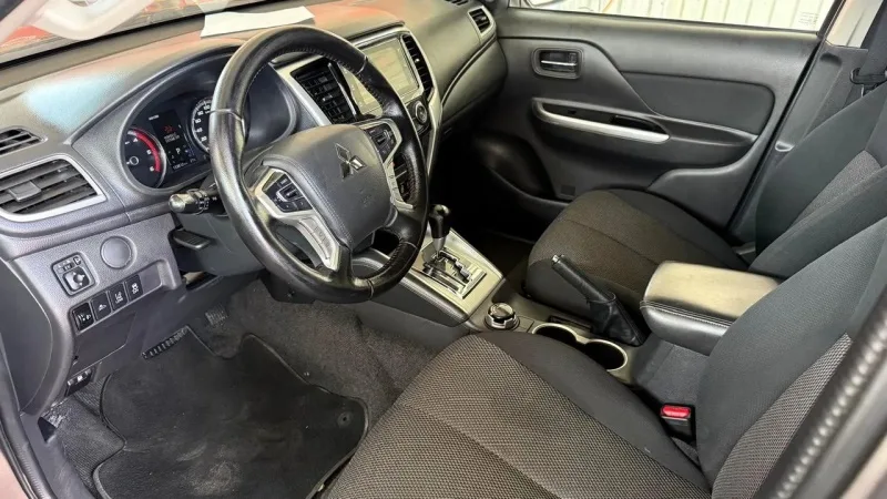 Mitsubishi L200 2.3 DI-D Strakar Space Cab Intense AT 4WD, fotografia 16