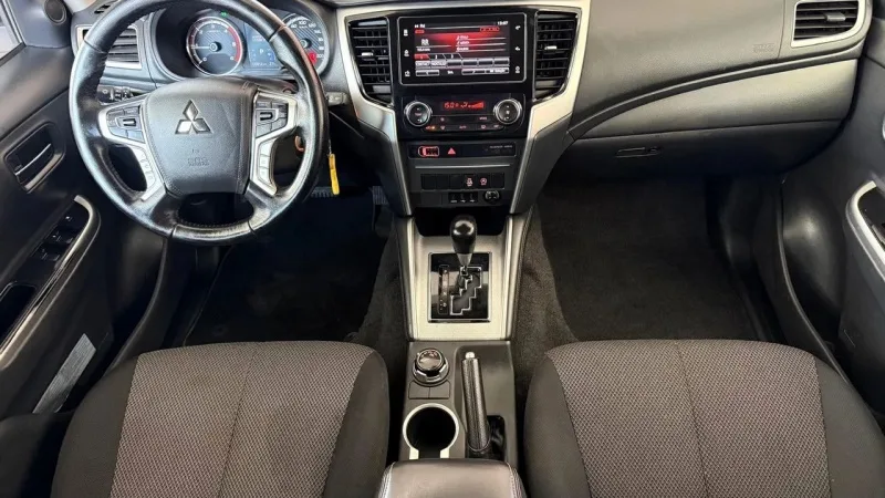 Mitsubishi L200 2.3 DI-D Strakar Space Cab Intense AT 4WD, fotografia 6