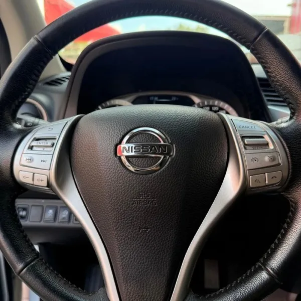 Nissan Navara 2.3 dCi CD 4WD N-Connecta, fotografia 12