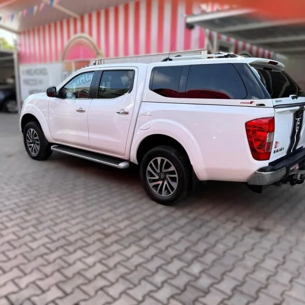Nissan Navara 2.3 dCi CD 4WD N-Connecta, fotografia 2