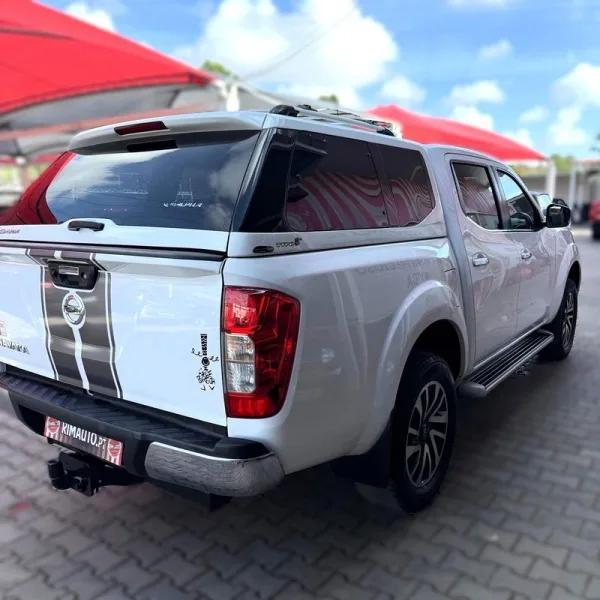 Nissan Navara 2.3 dCi CD 4WD N-Connecta, fotografia 9