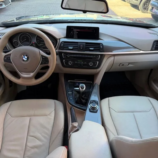 BMW 318 d Line Modern, fotografia 4