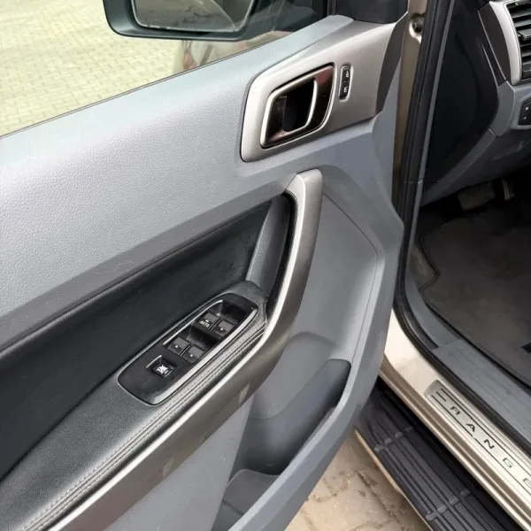 Ford Ranger 2.2 TDCi CD Limited 4WD Aut., fotografia 23